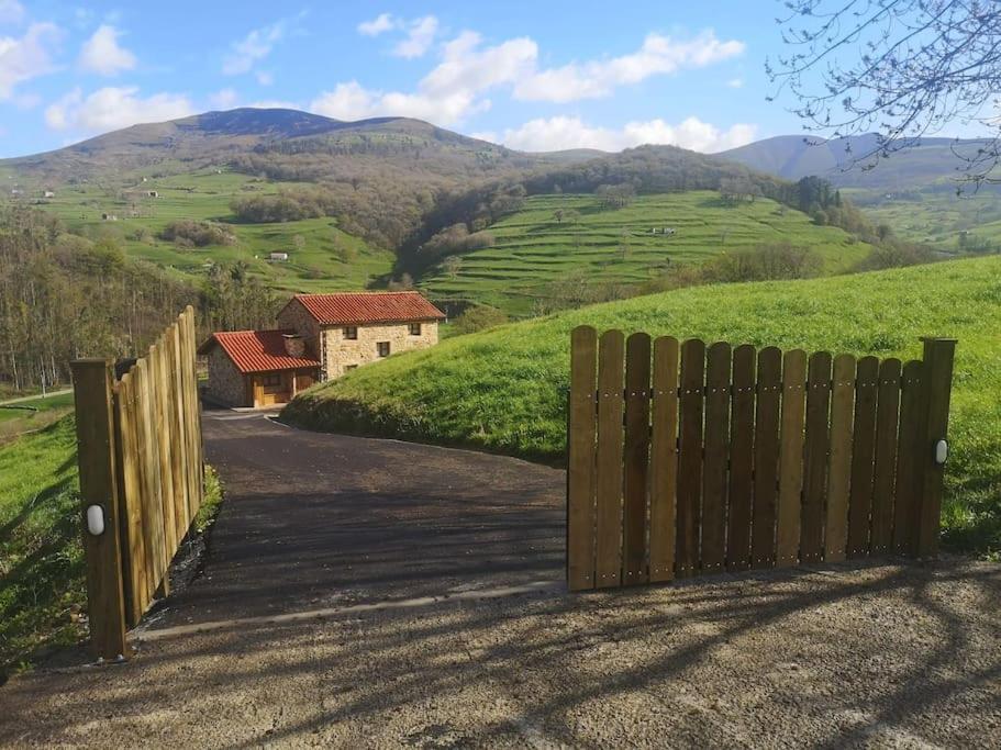 Casa Rural Los Riveros De Jeromo Selaya Ngoại thất bức ảnh