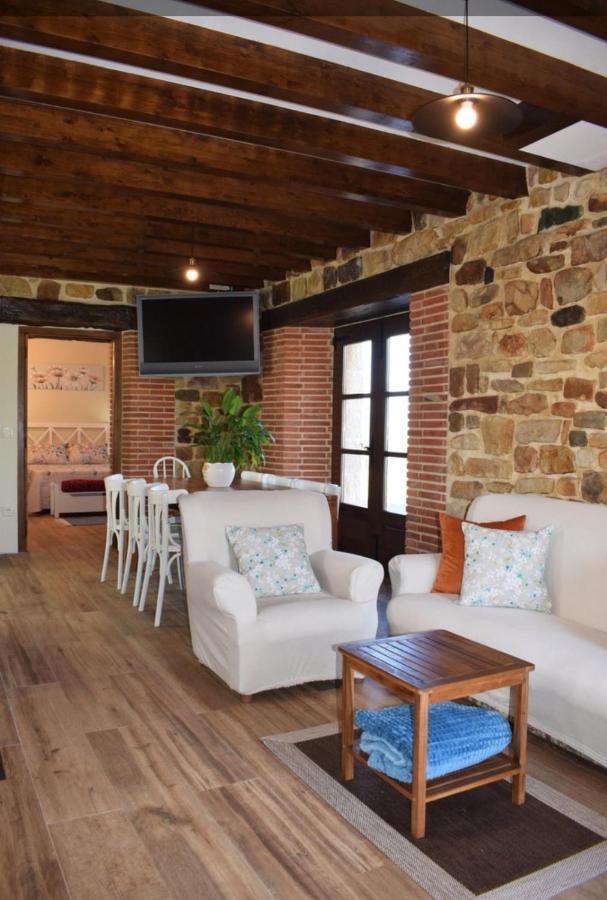 Casa Rural Los Riveros De Jeromo Selaya Ngoại thất bức ảnh